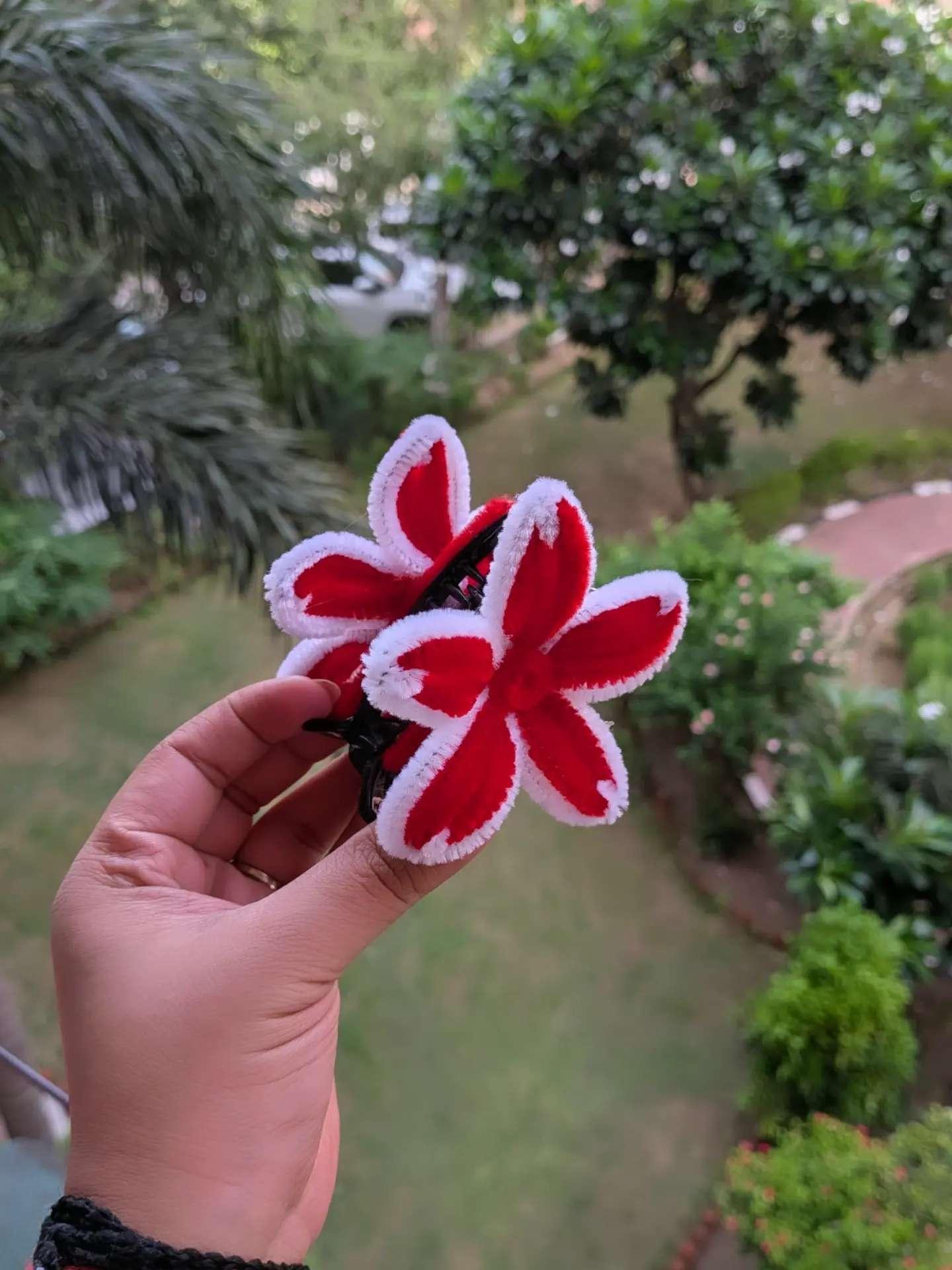 Floral Claw-Clips alternate view